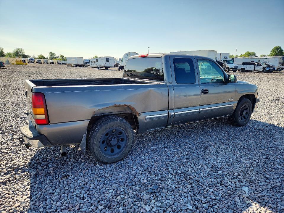 1999 CHEVROLET SILVERADO C1500 — Фото 3 из 12