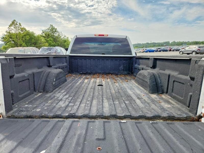 2000 CHEVROLET SILVERADO C1500 — Фото 10 из 12