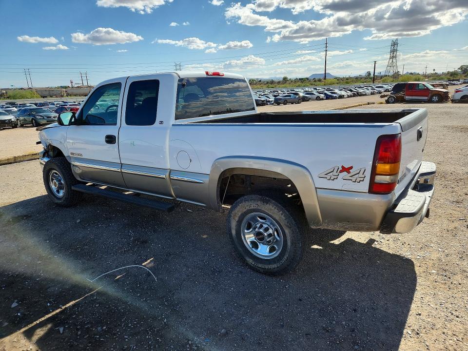 1GTGK29U2YZ112848 2000 GMC NEW SIERRA photo no. 2