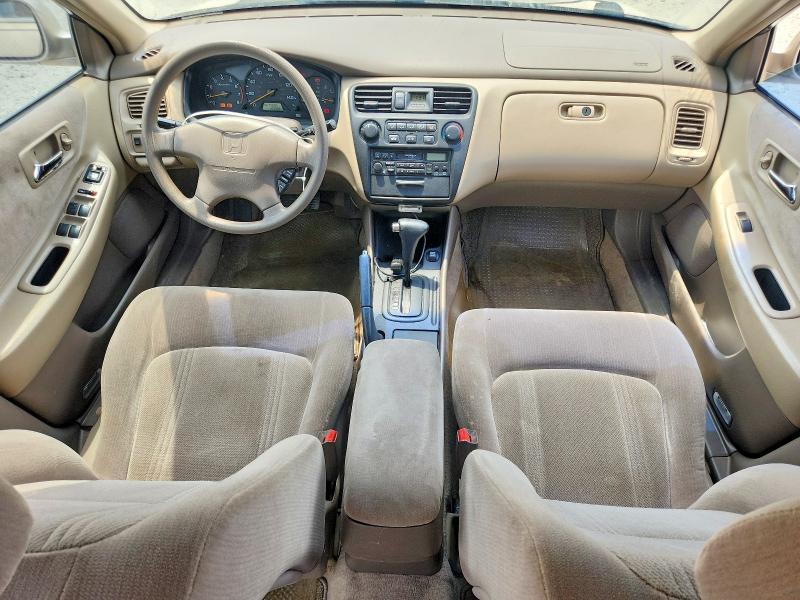 1HGCG1645YA025931 2000 HONDA ACCORD photo no. 8