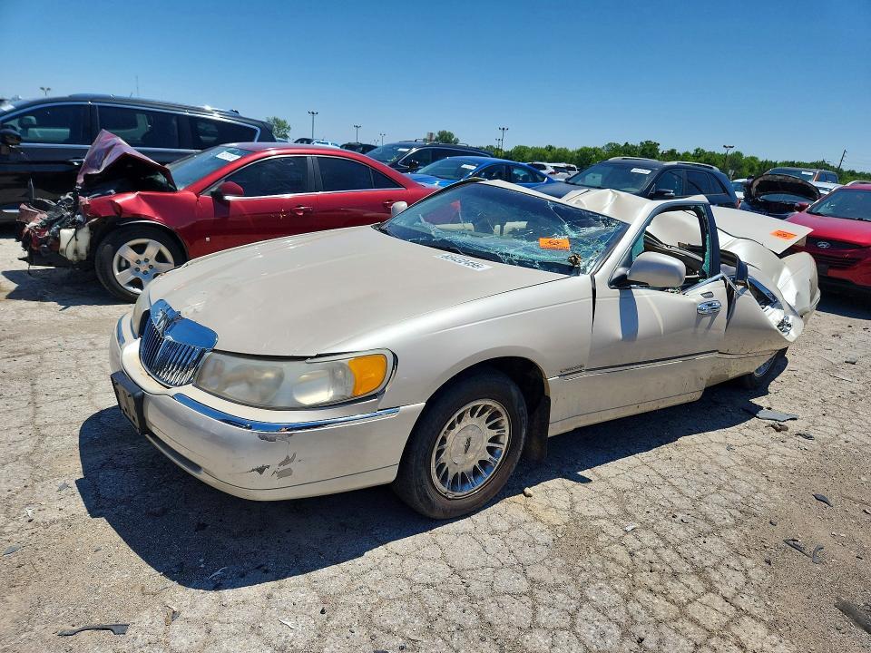 2000 LINCOLN TOWN CAR