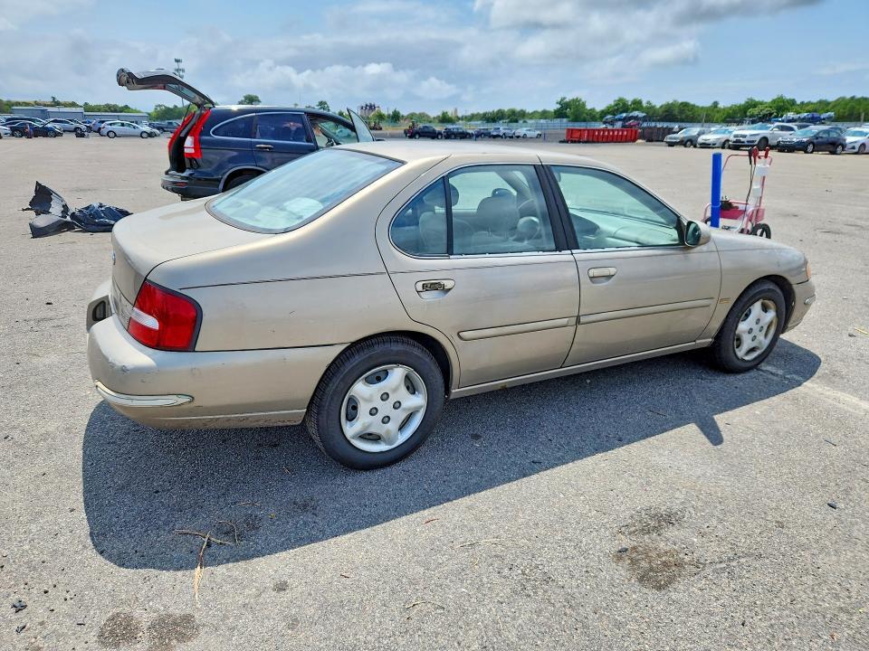 2001 NISSAN ALTIMA XE — Фото 3 из 12