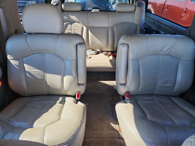 2001 CHEVROLET SUBURBAN K1500 — Фото 10 из 13