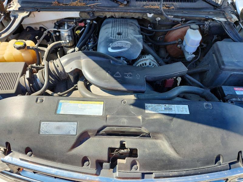 2001 CHEVROLET SUBURBAN K1500 — Фото 12 из 13