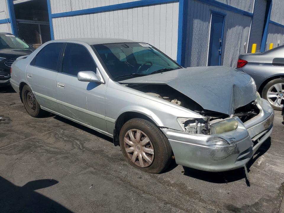 2001 TOYOTA CAMRY CE — Фото 4 из 12