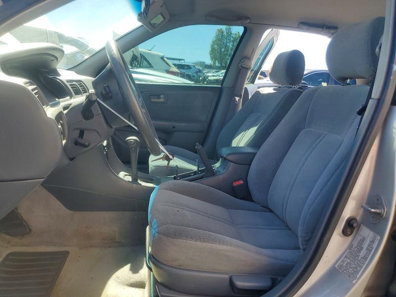 2001 TOYOTA CAMRY CE — Фото 7 из 12