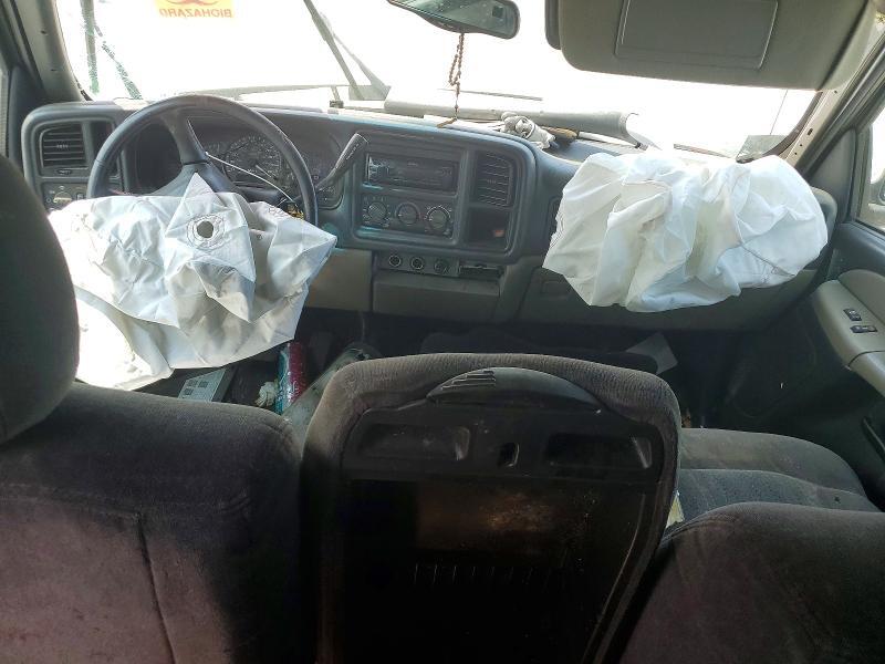2002 CHEVROLET TAHOE C1500 — Фото 8 из 13