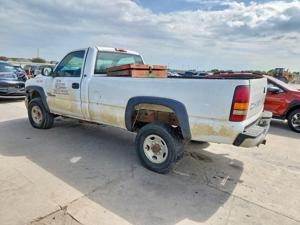 2002 CHEVROLET SILVERADO C2500 HEAVY DUTY — Фото 2 из 12