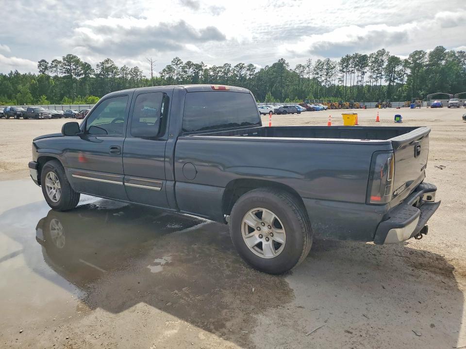 2003 CHEVROLET SILVERADO C1500 — Фото 2 из 12
