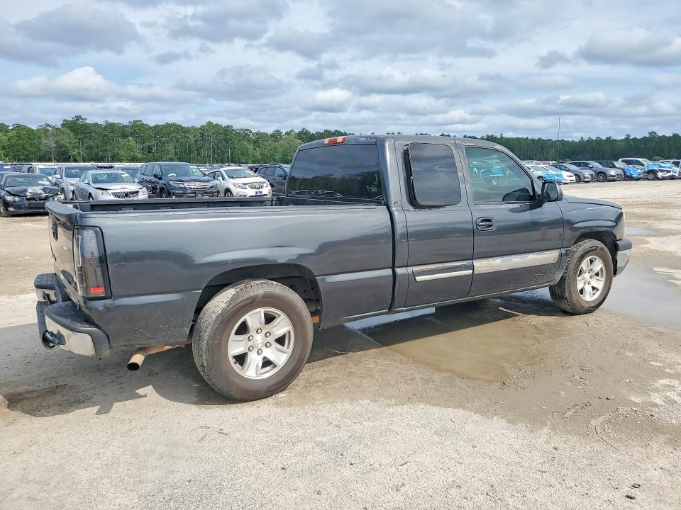 2003 CHEVROLET SILVERADO C1500 — Фото 3 из 12