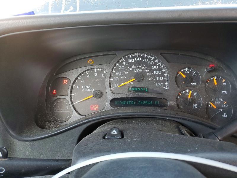 2003 CHEVROLET SUBURBAN C1500 — Фото 9 из 14