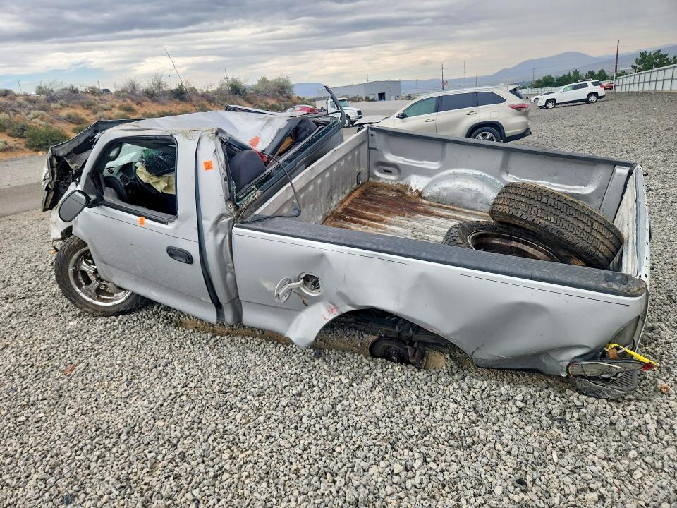 1FTRF17263NA20585 2003 FORD F150 photo no. 2