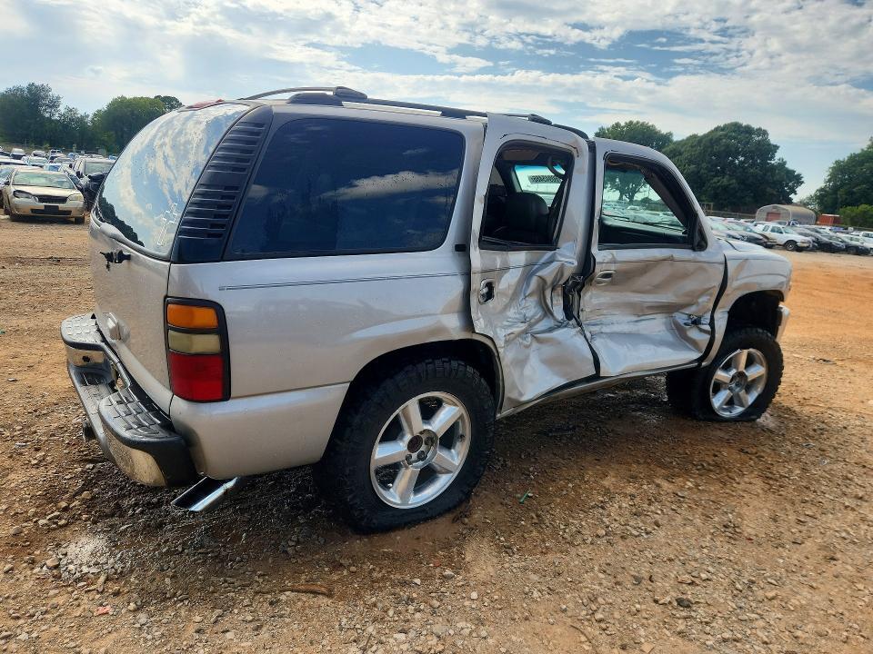 1GNEC13Z04J321590 2004 CHEVROLET TAHOE photo no. 3