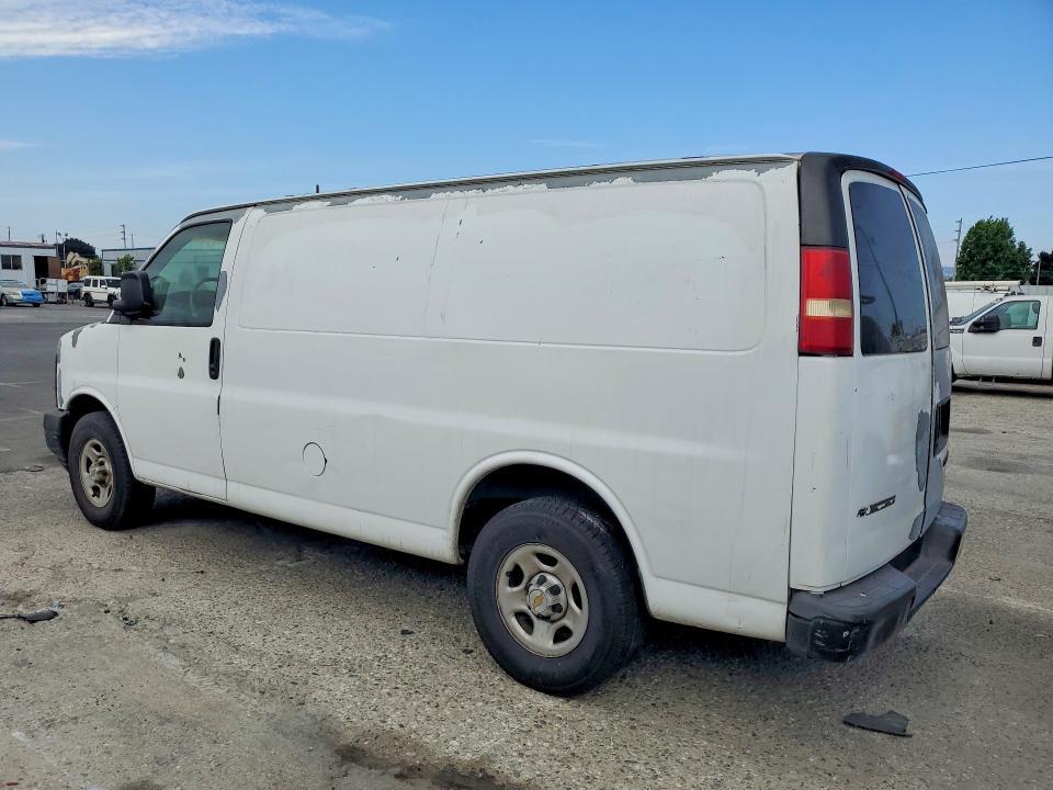 1GCFG15X241108413 2004 CHEVROLET EXPRESS 1500 photo no. 2