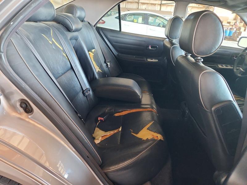 JTHBD192640088077 2004 LEXUS IS photo no. 10