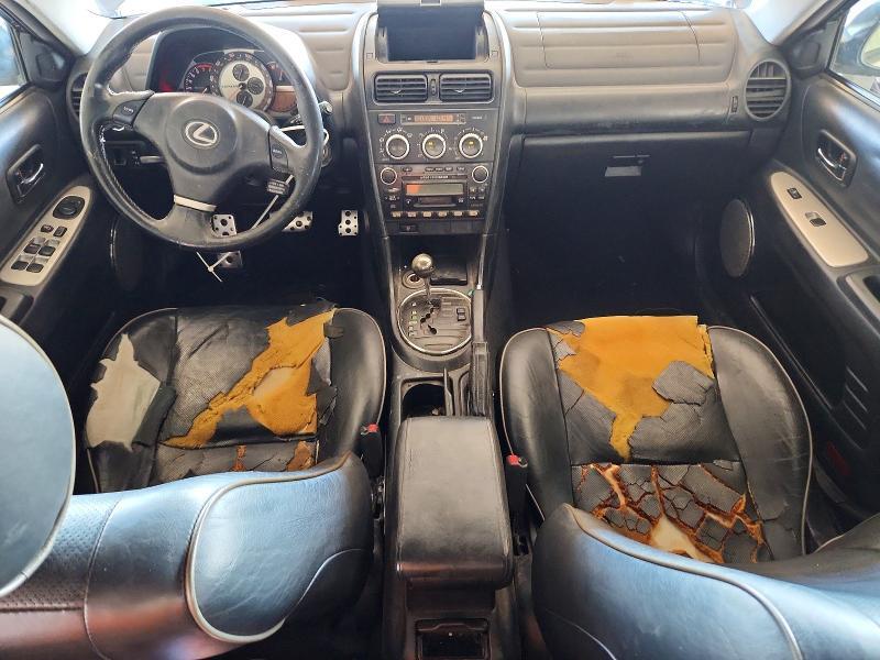 JTHBD192640088077 2004 LEXUS IS photo no. 8