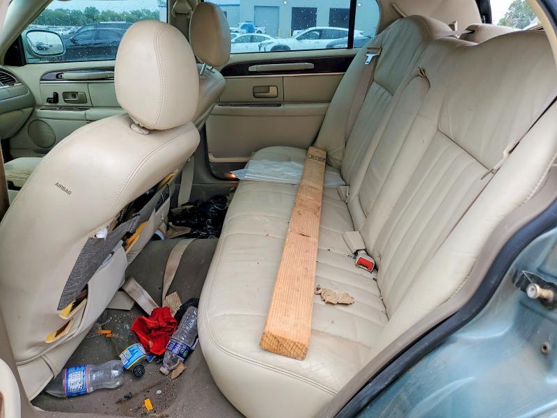 1LNHM81W24Y687798 2004 LINCOLN TOWN CAR photo no. 10