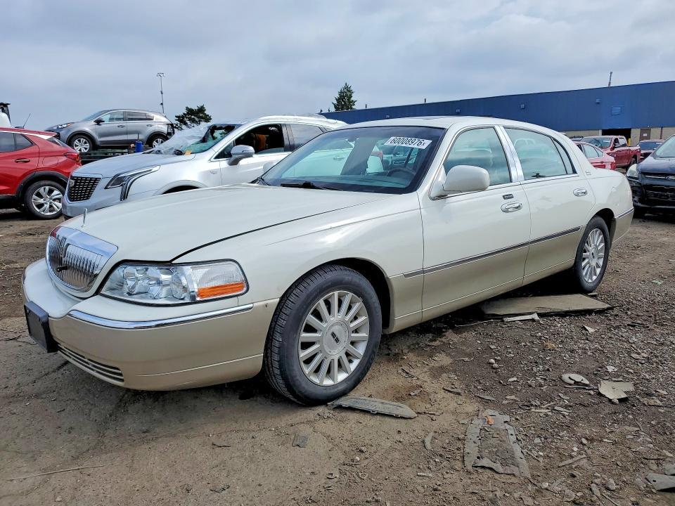 2004 LINCOLN TOWN CAR