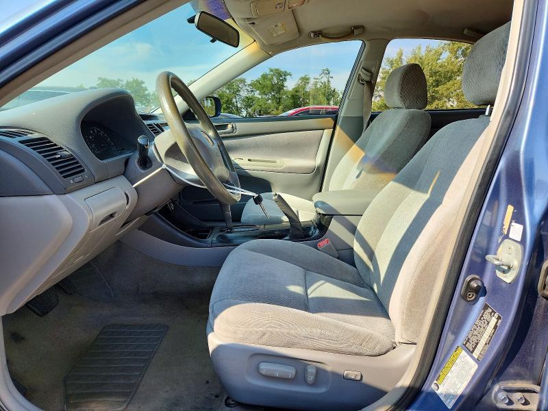 2004 TOYOTA CAMRY LE — Фото 7 из 12