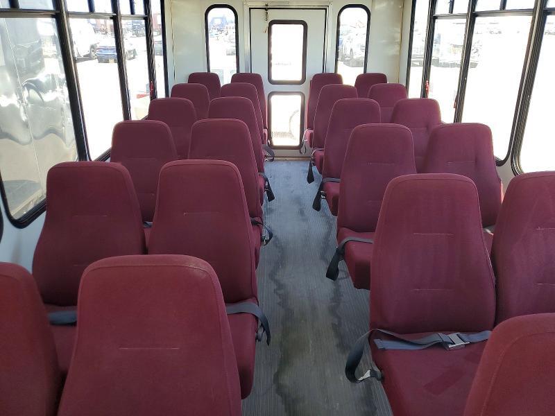 2005 FORD E450 SHUTTLE BUS — Фото 10 из 13