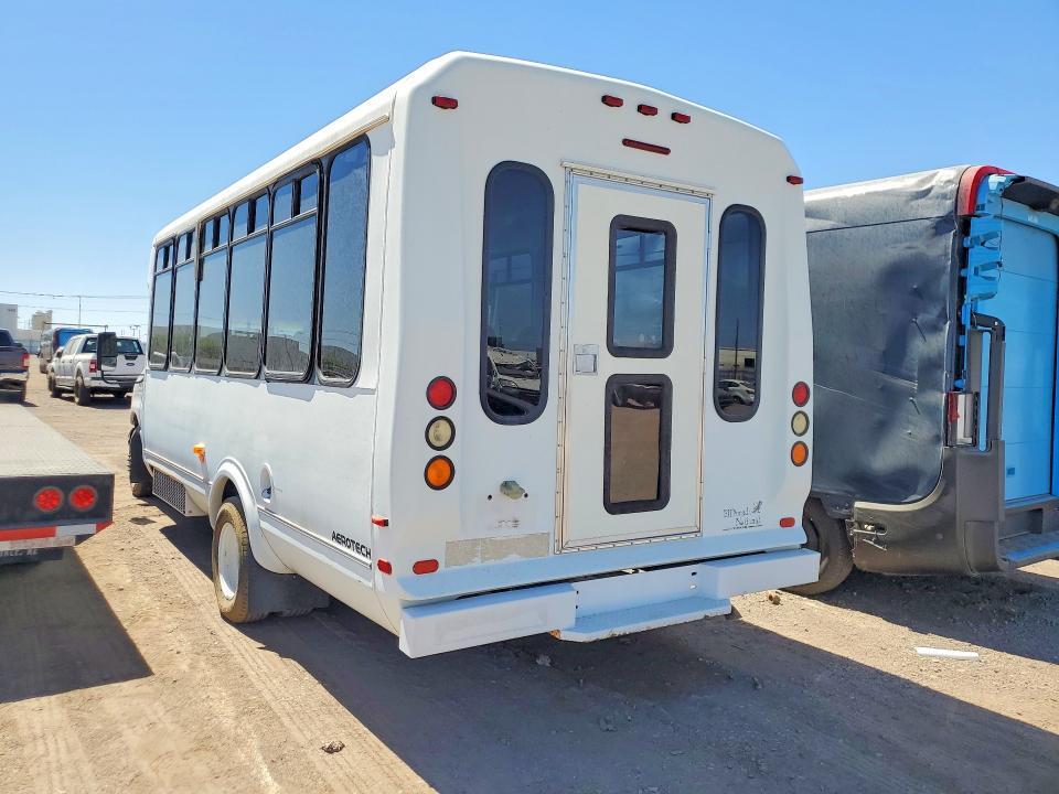 2005 FORD E450 SHUTTLE BUS — Фото 2 из 13
