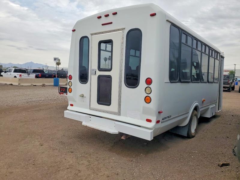 2005 FORD E450 SHUTTLE BUS — Фото 4 из 13