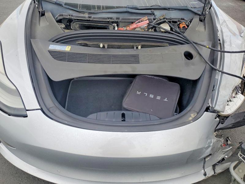 2018 TESLA MODEL 3 — Фото 11 из 12