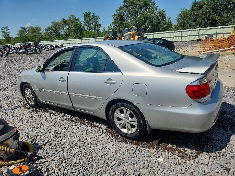 2005 TOYOTA CAMRY LE V6 — Фото 2 из 12