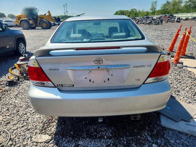 2005 TOYOTA CAMRY LE V6 — Фото 6 из 12