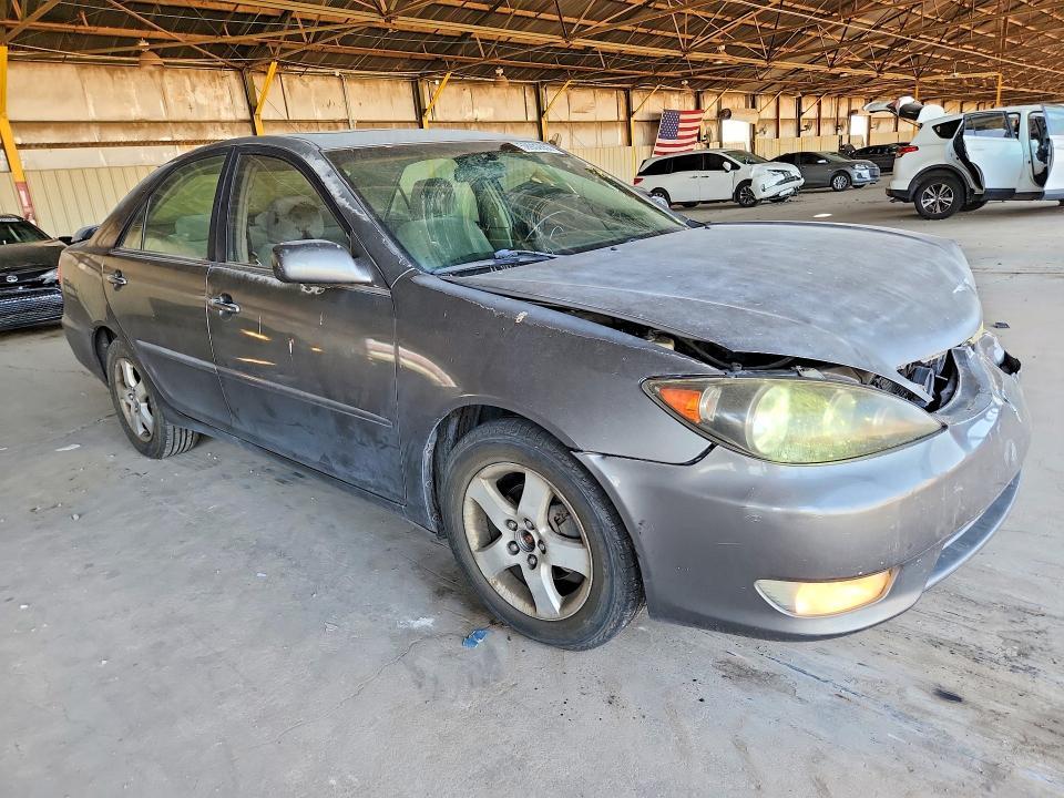 4T1BE32K75U981823 2005 TOYOTA CAMRY photo no. 4