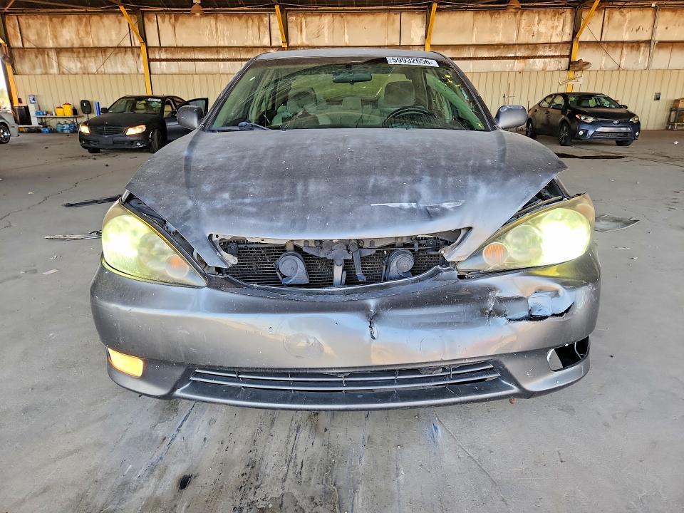 4T1BE32K75U981823 2005 TOYOTA CAMRY photo no. 5