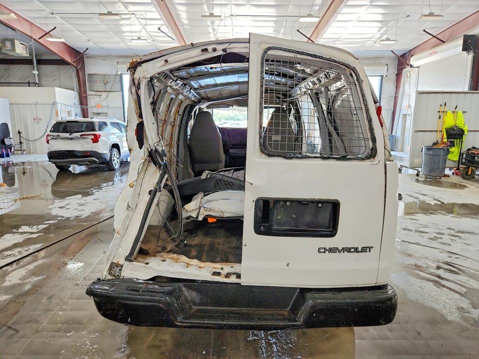 1GCHG35U561241910 2006 CHEVROLET EXPRESS G3500 photo no. 6