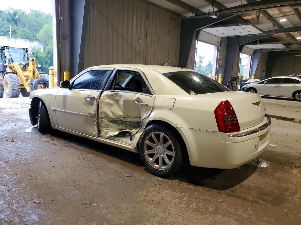 2C3KA63H76H529125 2006 CHRYSLER 300C photo no. 2