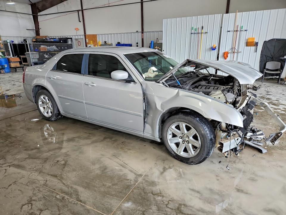 2006 CHRYSLER 300 TOURING — Фото 4 из 13