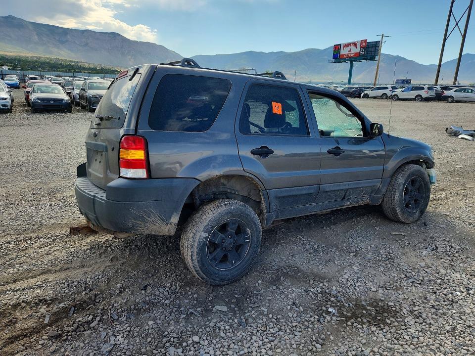 1FMYU93196KC42634 2006 FORD ESCAPE photo no. 3