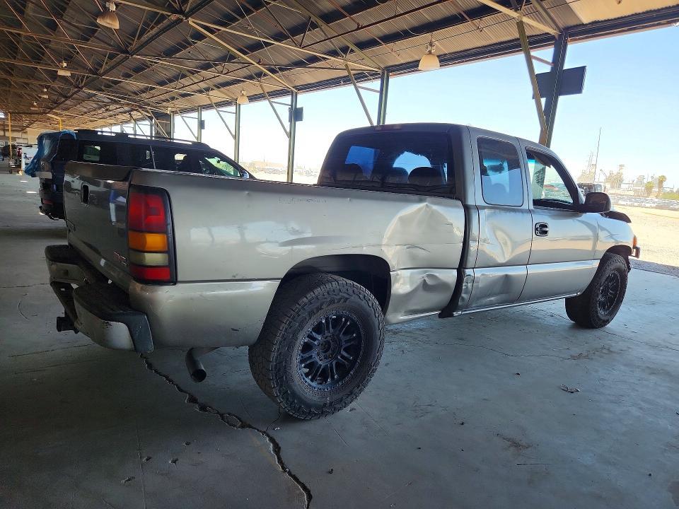 2006 GMC NEW SIERRA C1500 — Фото 3 из 12