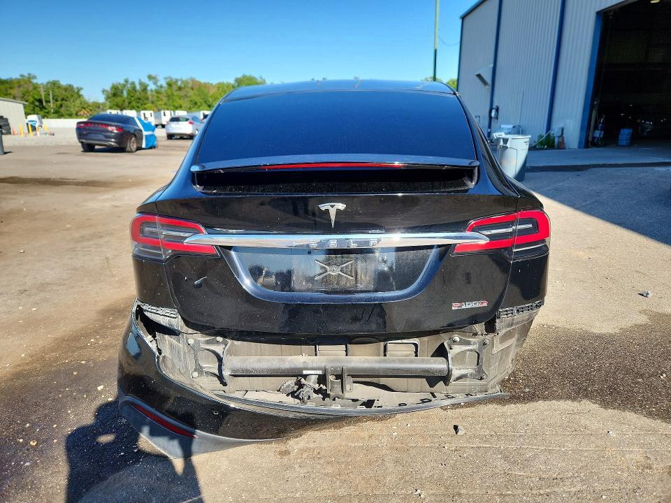 2018 TESLA MODEL X — Фото 6 из 13