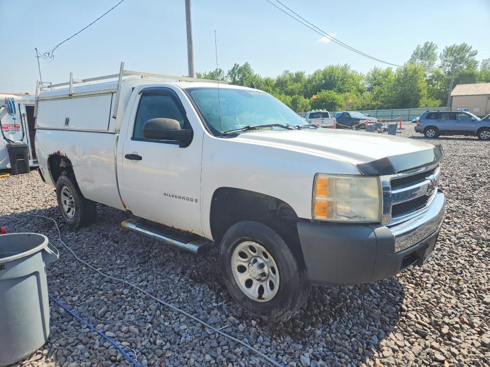 2007 CHEVROLET SILVERADO C1500 CLASSIC — Фото 4 из 12