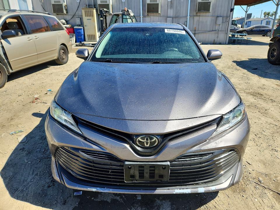 2018 TOYOTA CAMRY LE — Фото 5 из 13