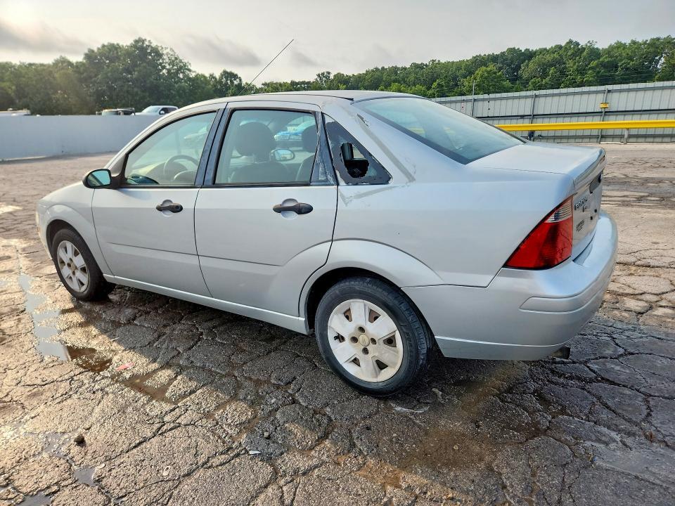 1FAHP34N87W210879 2007 FORD FOCUS photo no. 2