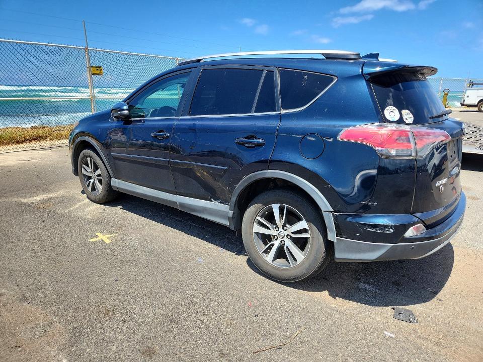 2018 TOYOTA RAV4 XLE — Фото 2 из 13