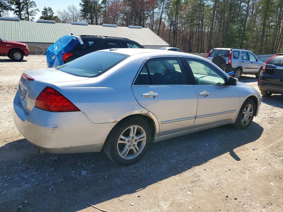 1HGCM56807A122021 2007 HONDA ACCORD photo no. 3