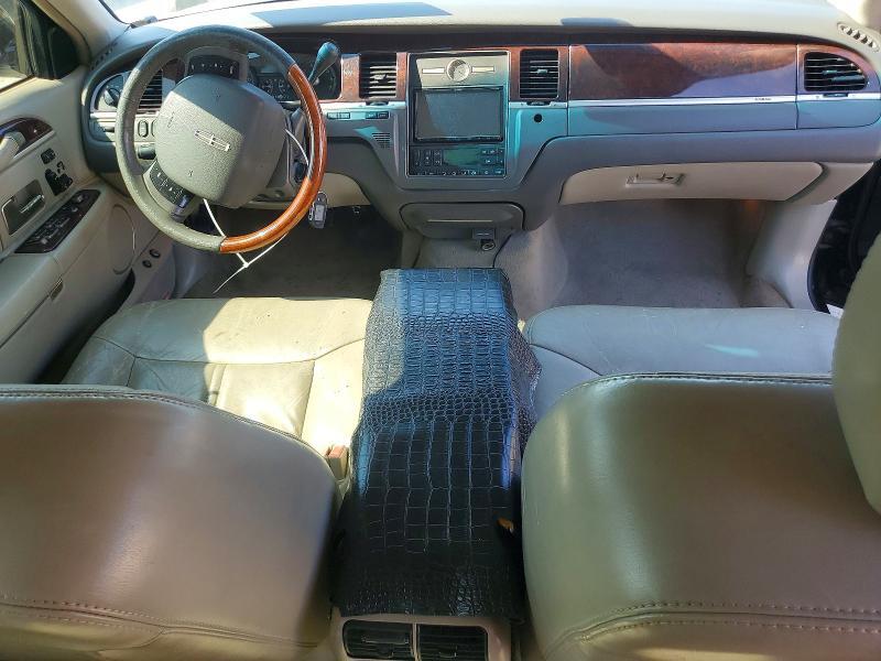 2007 LINCOLN TOWN CAR — Фото 8 из 12