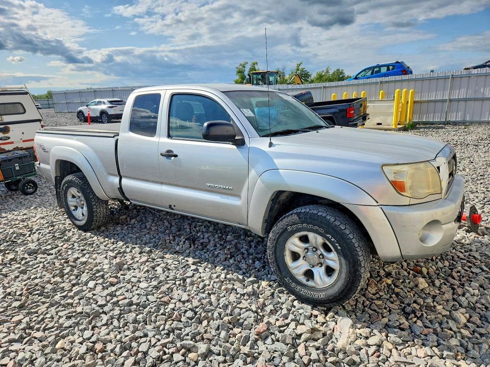 2007 TOYOTA TACOMA V6 — Фото 4 из 12