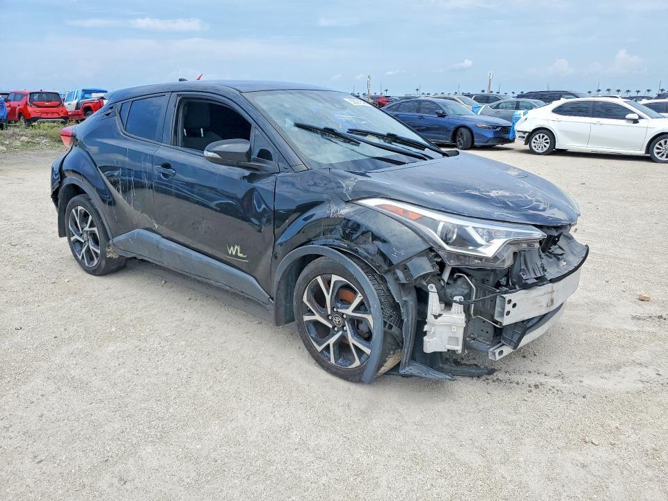 NMTKHMBX6JR020124 2018 TOYOTA C-HR photo no. 4