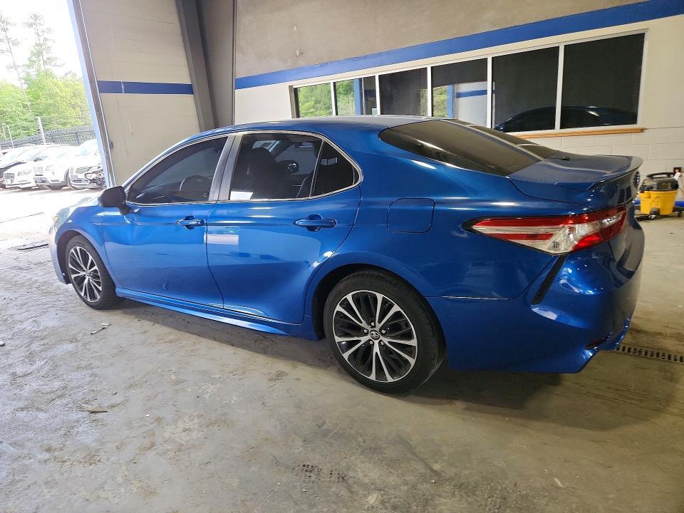 2018 TOYOTA CAMRY SE — Фото 2 из 12