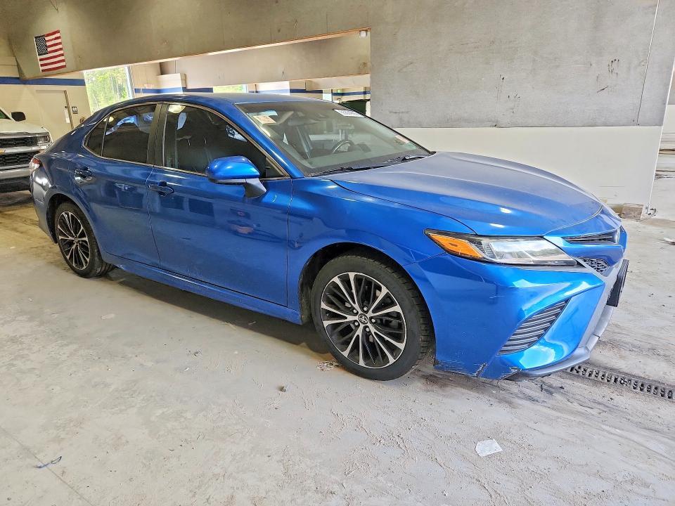 2018 TOYOTA CAMRY SE — Фото 4 из 12