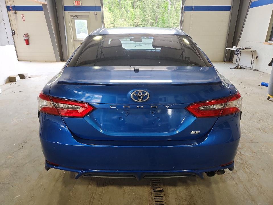 2018 TOYOTA CAMRY SE — Фото 6 из 12