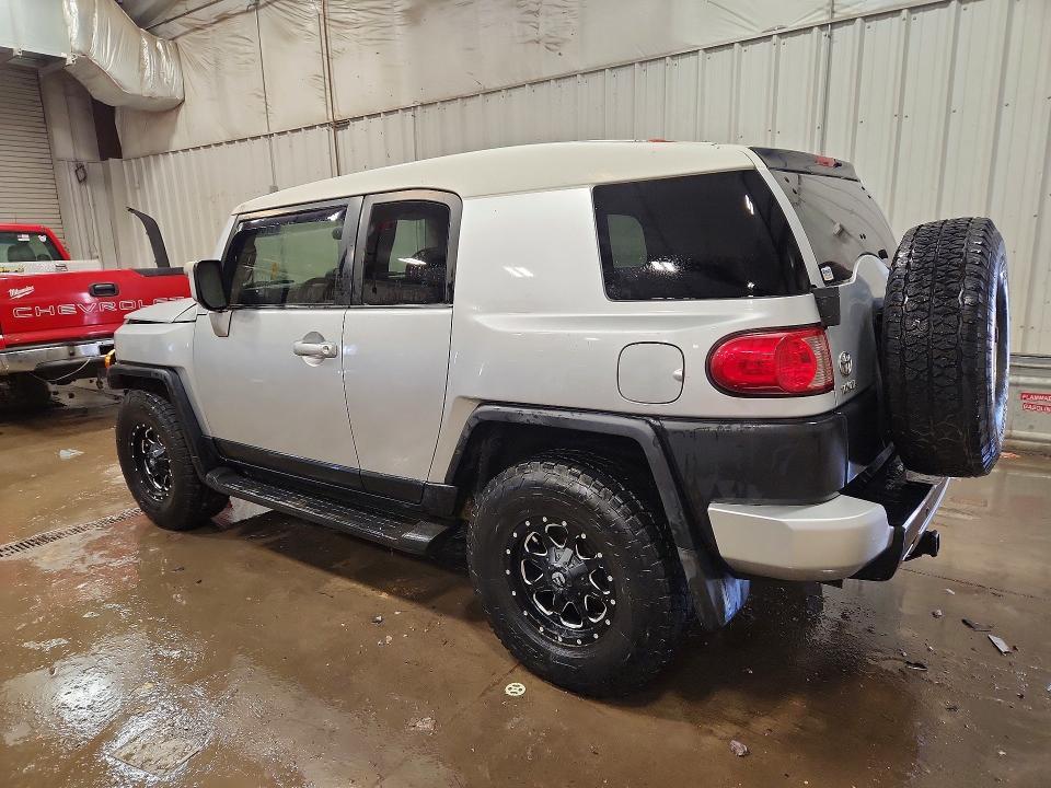 2008 TOYOTA FJ CRUISER BASE — Фото 2 из 14