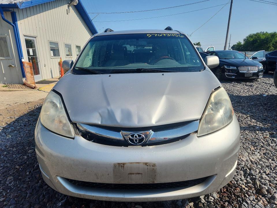 2008 TOYOTA SIENNA XLE LIMITED — Фото 5 из 13